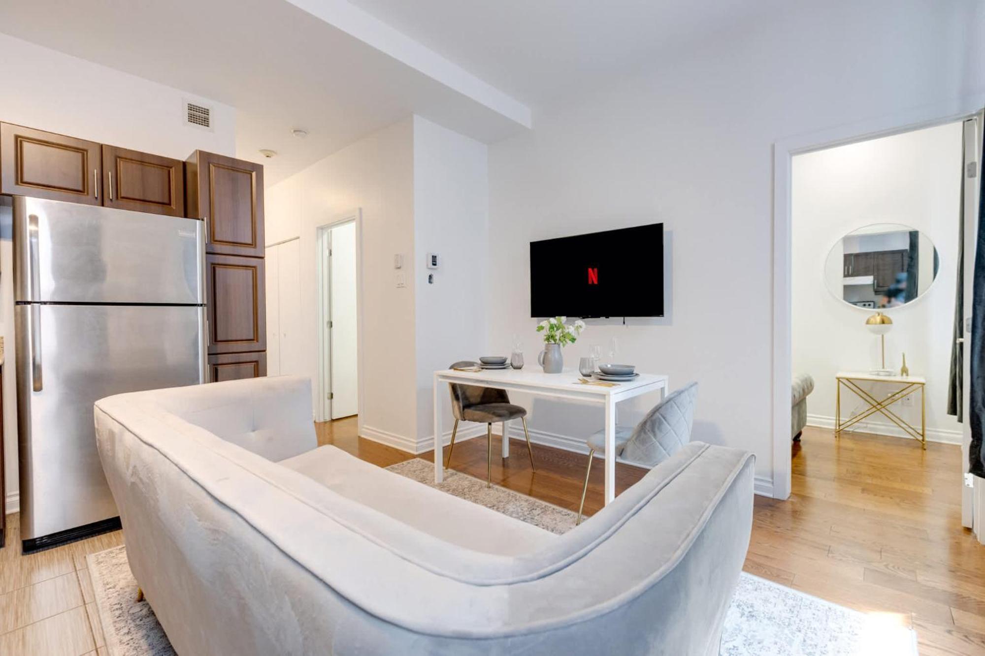 M11 - Stylish & Cozy 2Bdr In Plateau Montreal Apartment Екстериор снимка