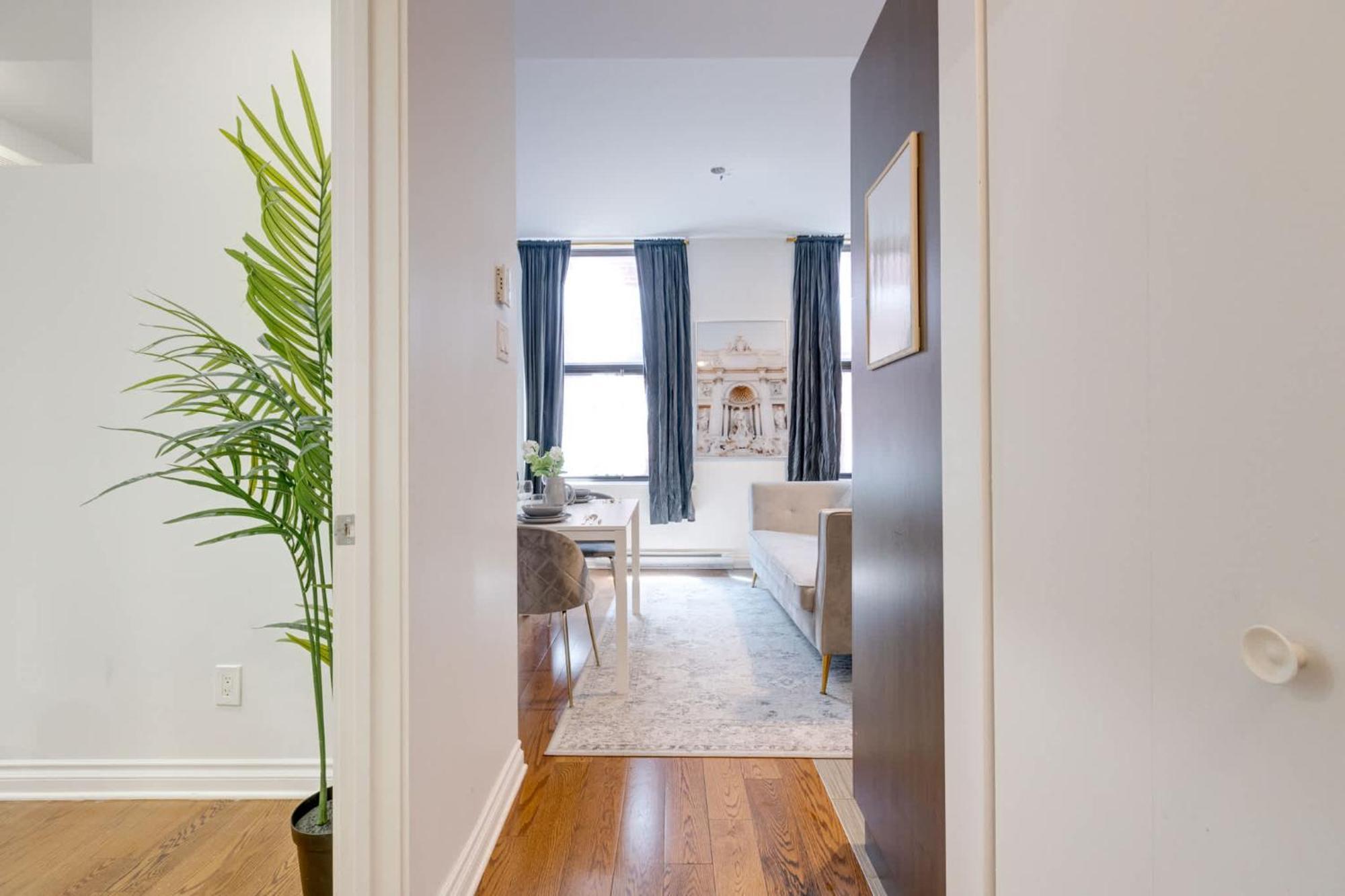 M11 - Stylish & Cozy 2Bdr In Plateau Montreal Apartment Екстериор снимка