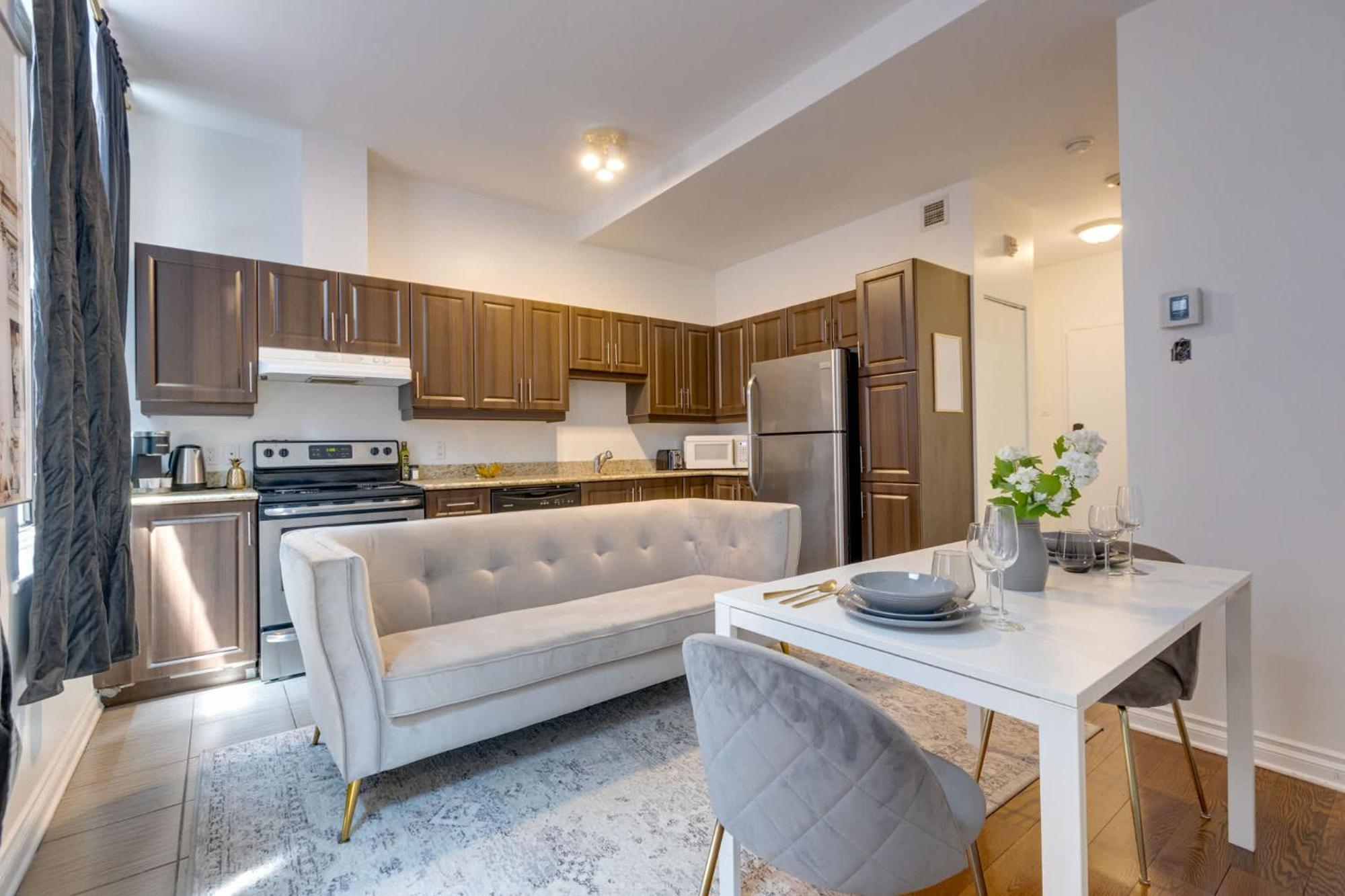 M11 - Stylish & Cozy 2Bdr In Plateau Montreal Apartment Екстериор снимка
