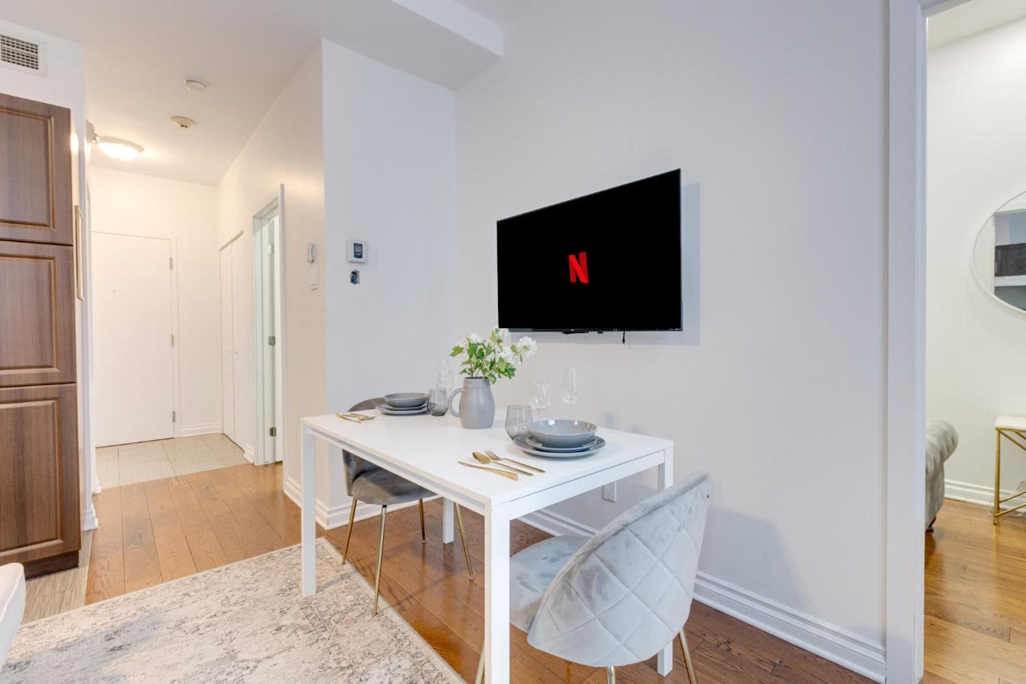 M11 - Stylish & Cozy 2Bdr In Plateau Montreal Apartment Екстериор снимка